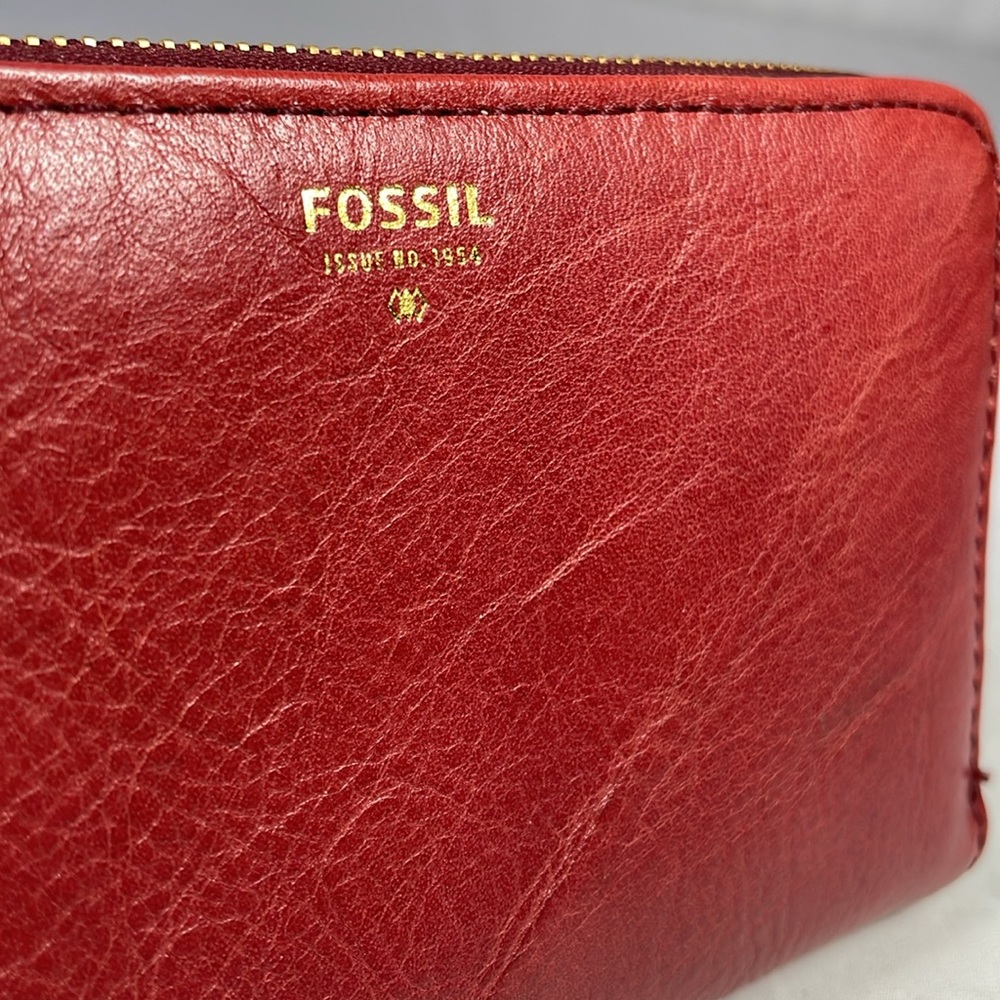 Fossil Red Leather Zippered Wallet With Strap Wri… - image 2